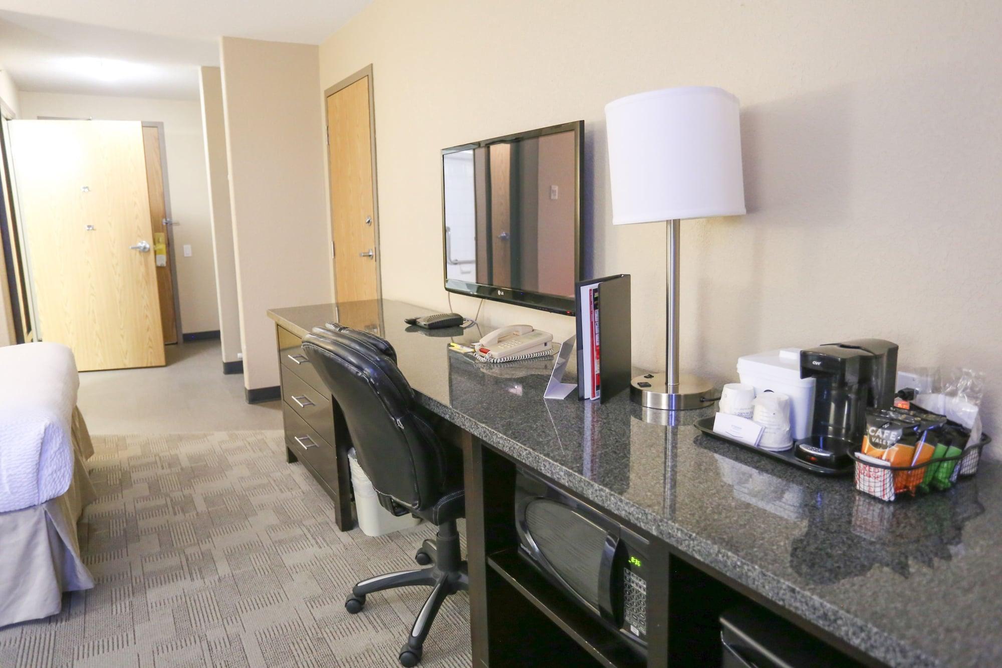 Days Inn By Wyndham Calgary Airport Exterior foto