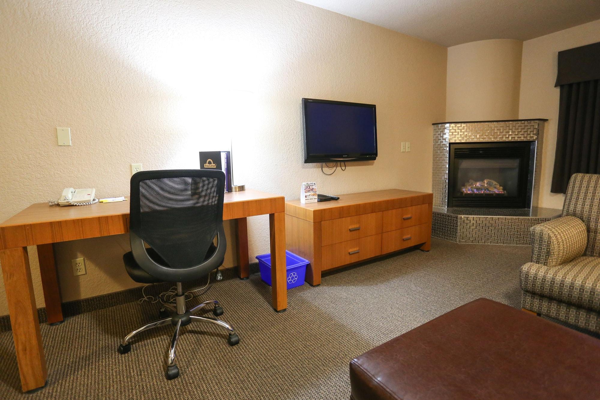 Days Inn By Wyndham Calgary Airport Exterior foto
