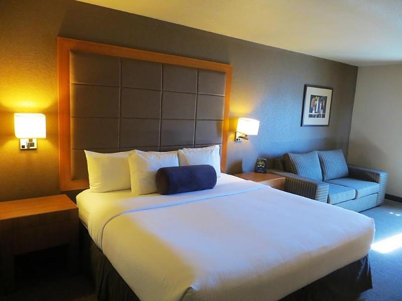 Days Inn By Wyndham Calgary Airport Exterior foto